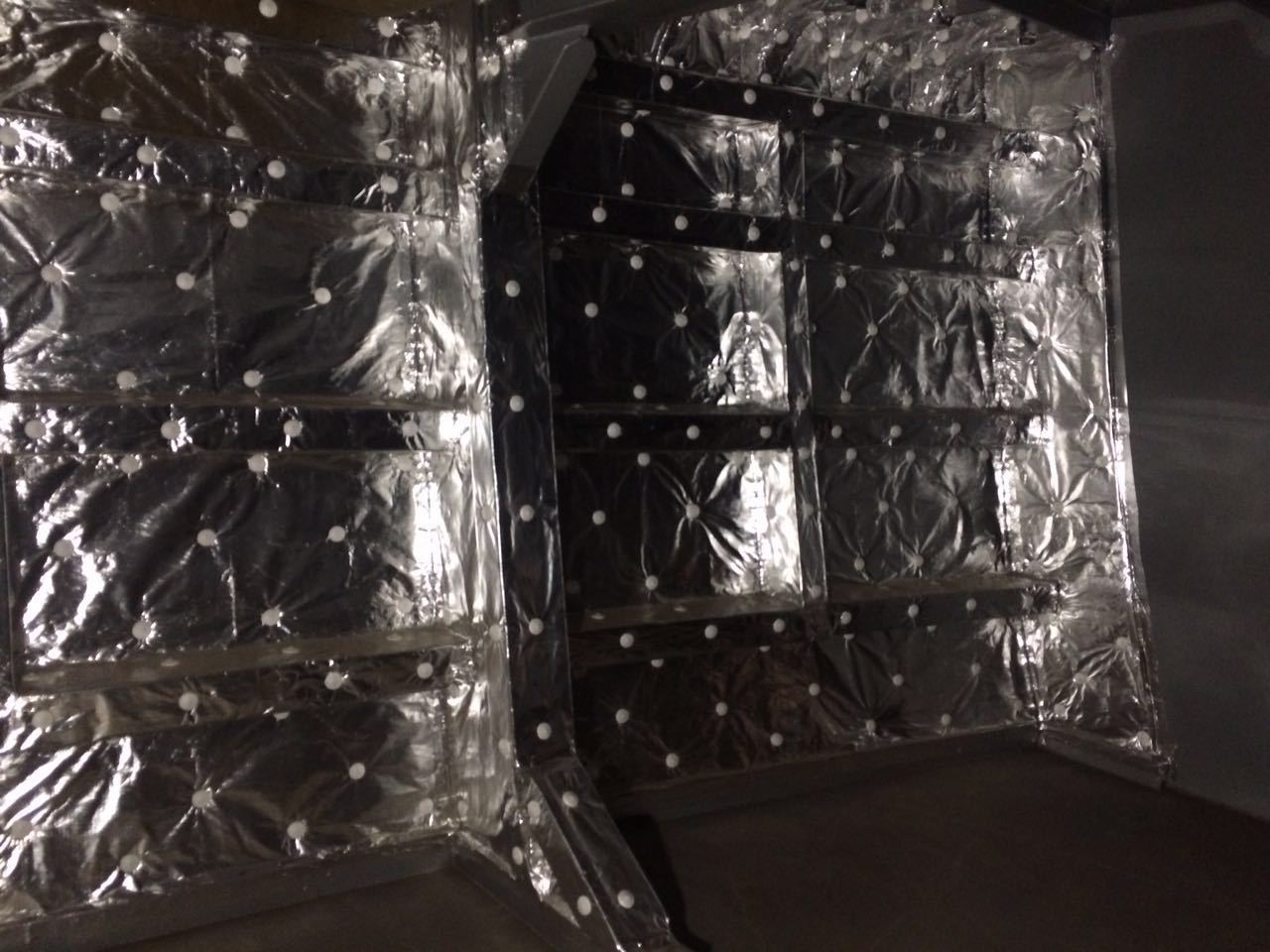 Смонтированная фольма-ткань на переборках ледокола "Арктика" Монтаж фольма-ткани на ледоколе "Арктика" поставщик-производитель "Завод Изоляционных Материалов" Новосибирск Краснодар